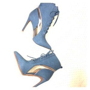 Denim stiletto booties 😍
